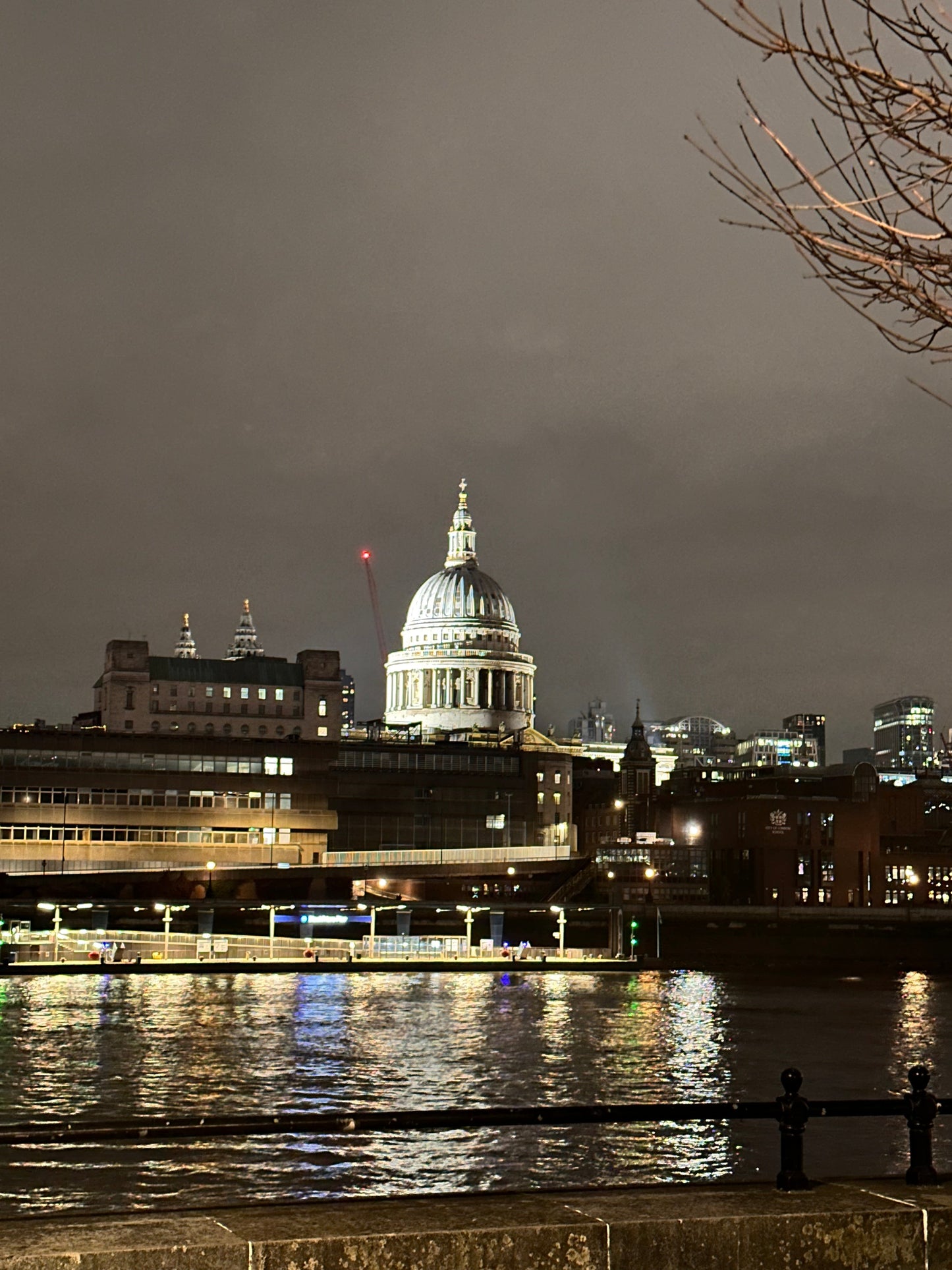 Private 'Cool London' Tour Excursion. Notting Hill, South Bank, Breakfast, Boutiques & Pub Lunch