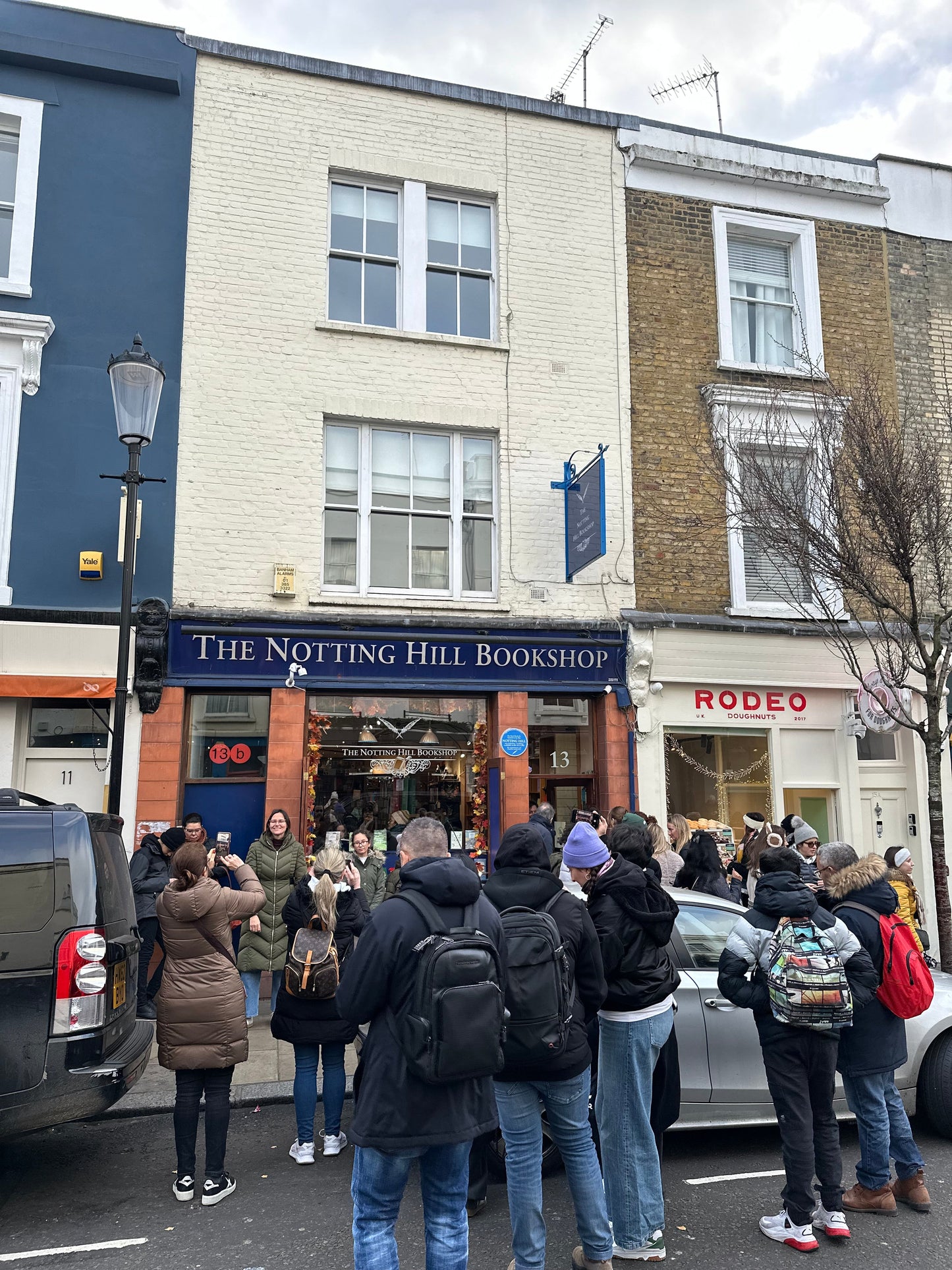 Private 'Cool London' Tour Excursion. Notting Hill, South Bank, Breakfast, Boutiques & Pub Lunch