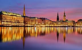 Hamburg Tour Excursions. Local Breakfast, St Pauli, Harbour & Surprises